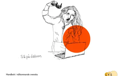 En kvinna slår argt på sin laptop. Texten "Slå på datorn" och "vanliga adverb" finns i bilden.