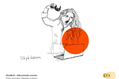 En kvinna slår argt på sin laptop. Texten "Slå på datorn" och "vanliga adverb" finns i bilden.